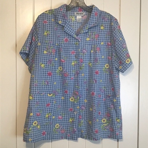 Anthony Richards Button Front Short Sleeve Floral Blouse - Picture 6 of 8